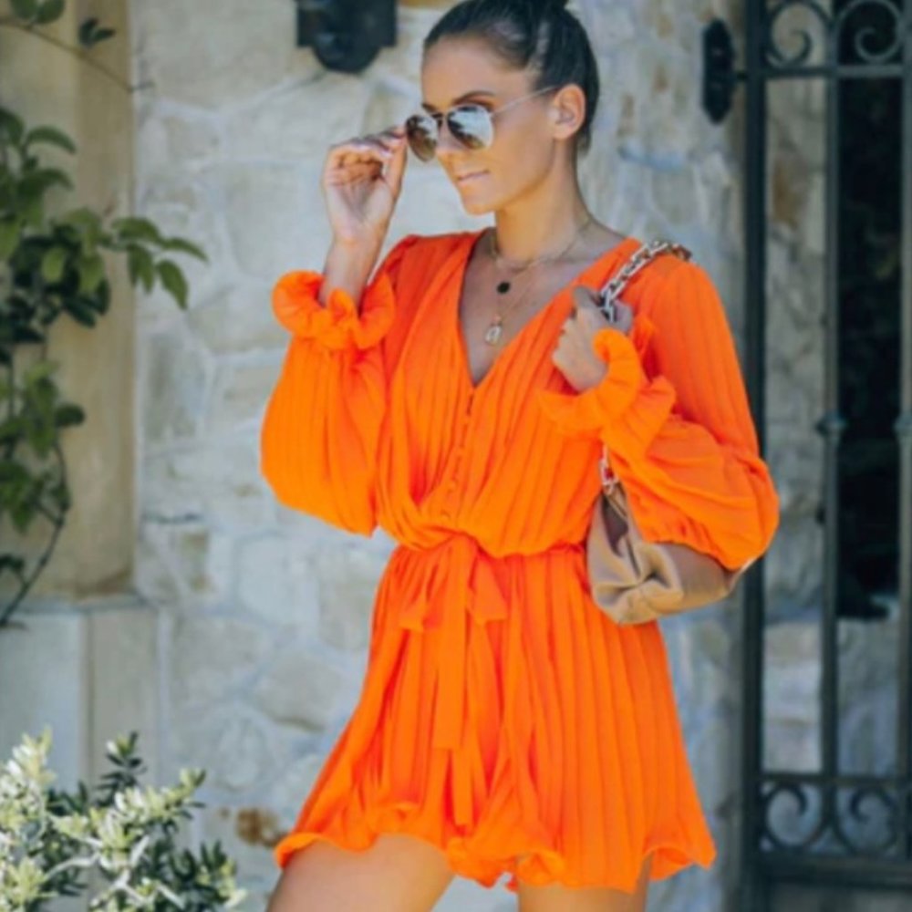 NWT Endless Rose Pleated Romper